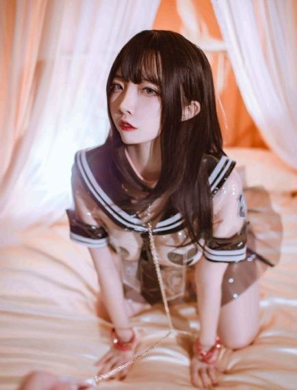 小受夹腿憋尿时被攻按小腹_免费在线观看